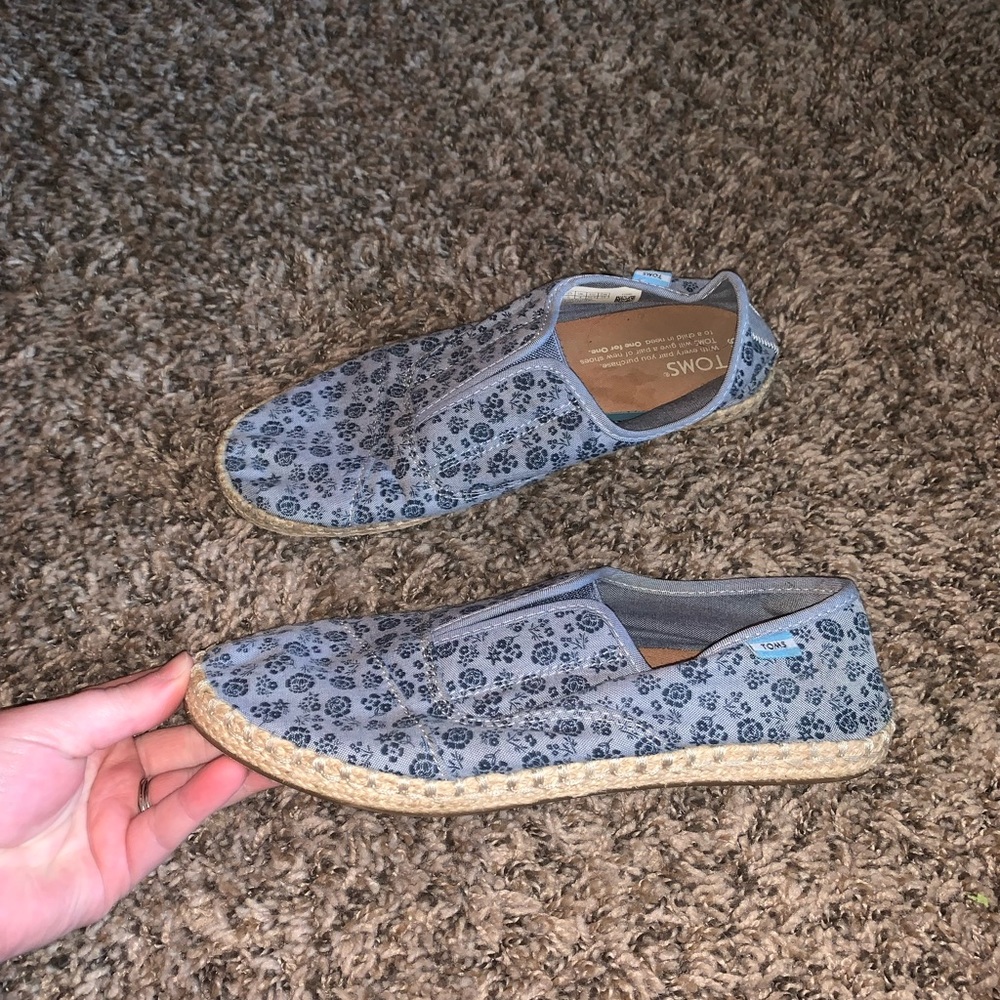 Toms Blue Floral Slip On Shoes Size 6